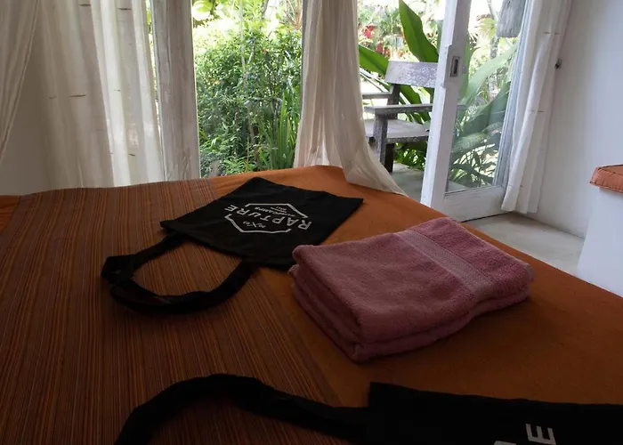 Rapture Surfcamps Padang-padang